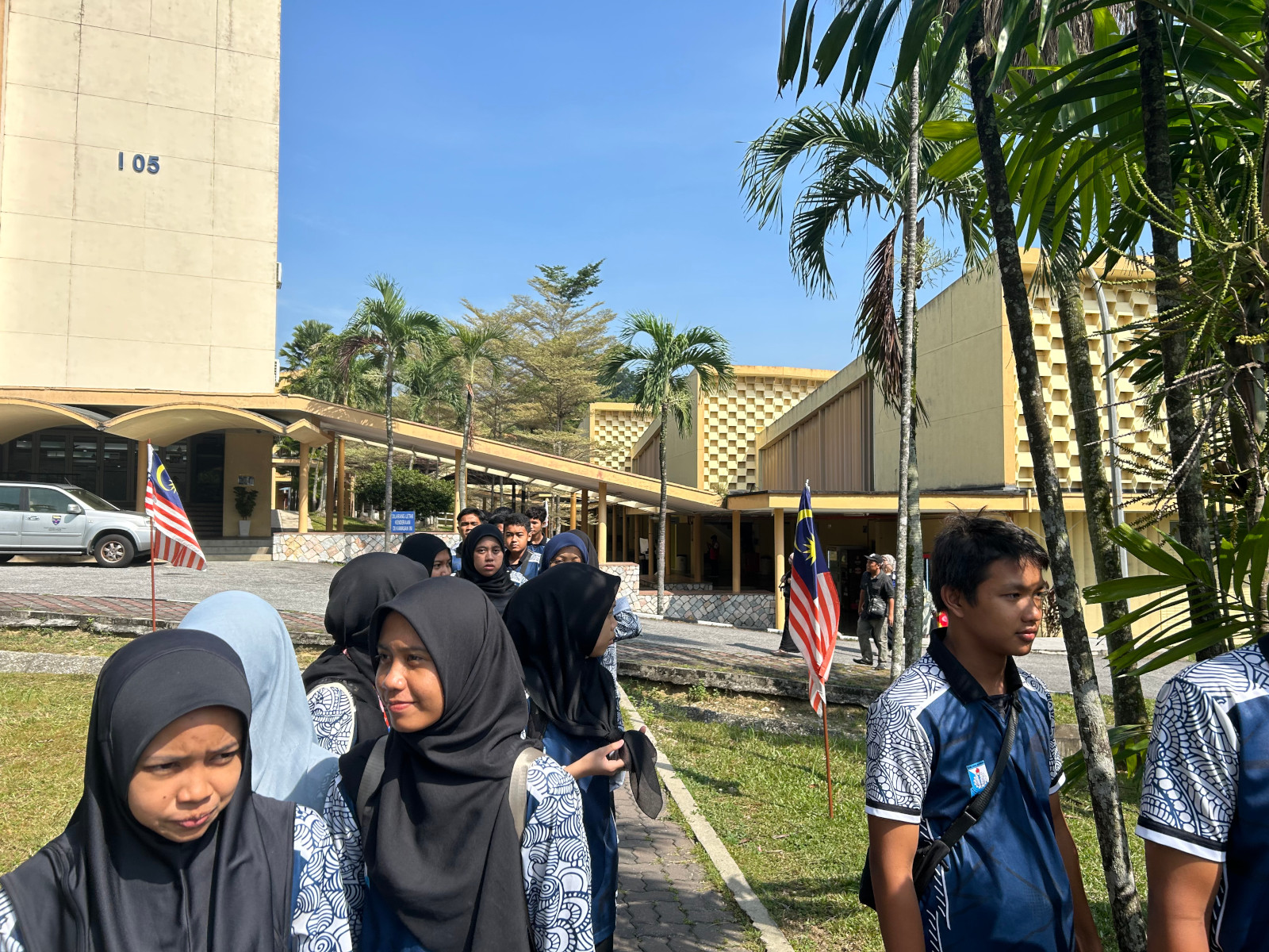 Smk's Rpi SMK Sri Perak menjejak aspirasi ke menara gading | um+